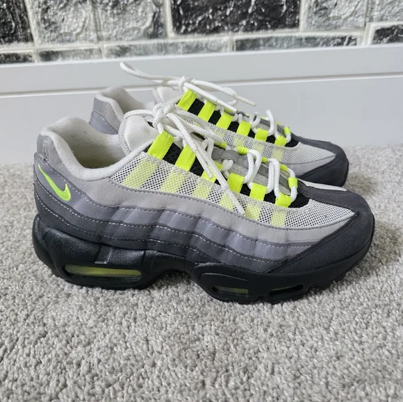 Nike Air Max 95 Youth Gray/ Neon Sneakers Size 6 5Y - Picture 2 of 8